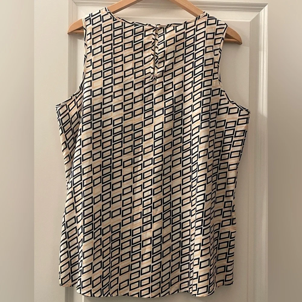 Banana Republic Black, Pink and Cream Geometric Blouse - Picture 2 of 5